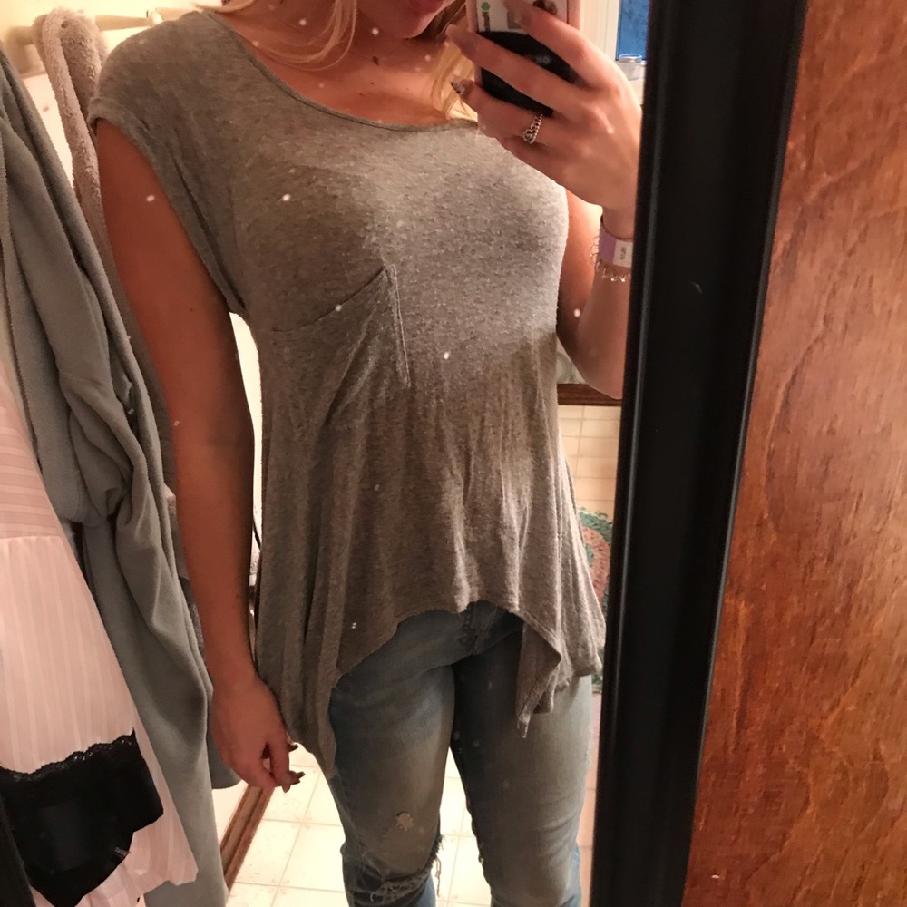 grey flowy tee shirt